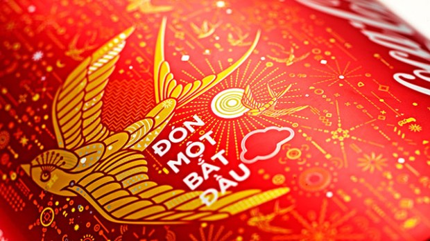 inspirationsgraphiques-graphisme-pub-ki-saigon-coca-cola-packaging-edition-limitee-vietnam-bouteilles-hirondelle-symbole-03