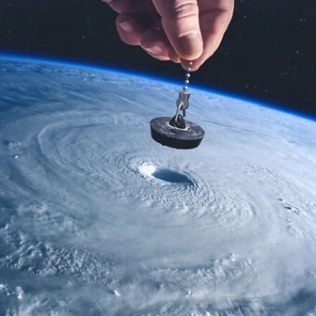 Inspirationsgraphiques-Instagram-Vertigo-Artography-Mohanad-Shuraideh-directeur-artistique-photographie-graphisme-illustration-collages-publicites-vintages-art-surrealisme-05