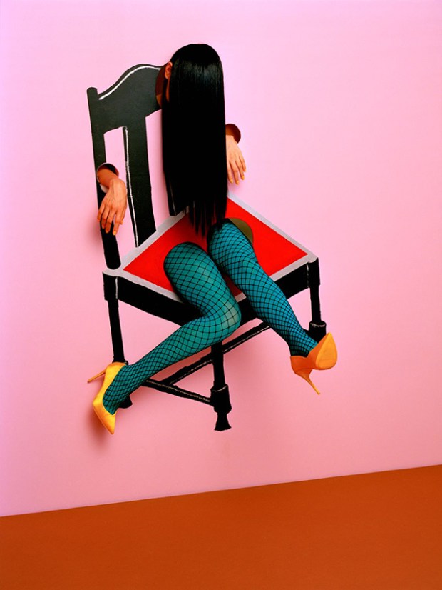 Inspirationsgraphiques-Photo-portraits-Kuzma-Vostrikov-Ajuan-Song-photographie-peintres-classiques-Magritte-Van-Gogh-Picasso-Dali-Kusama-01