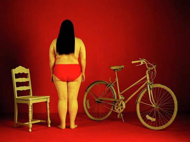 Inspirationsgraphiques-Photo-portraits-Kuzma-Vostrikov-Ajuan-Song-photographie-peintres-classiques-Magritte-Van-Gogh-Picasso-Dali-Kusama-04