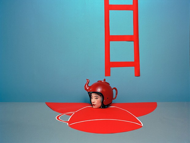 Inspirationsgraphiques-Photo-portraits-Kuzma-Vostrikov-Ajuan-Song-photographie-peintres-classiques-Magritte-Van-Gogh-Picasso-Dali-Kusama-07